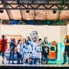 Spettacolo con gruppo di bambini sul palco.